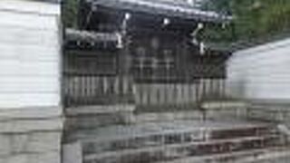 御陵だけに、中は見られません