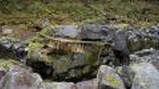 鬼八が力自慢をした石