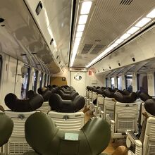 ヘッドレストがミッキーみたい