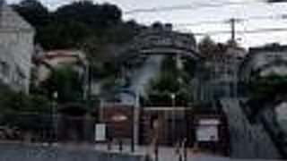 帰りは階段で降りるのも