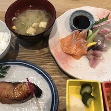 銀タラみりんこはち定食