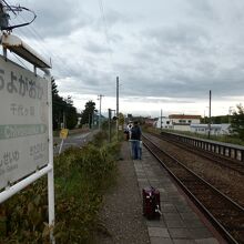 千代ヶ岡駅下車、富良野へ去って行く列車を見送り！