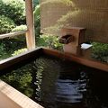 露天風呂付きの部屋はゆったりとくつろげる