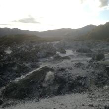 足場が悪いので歩きやすい靴で行きましょう。