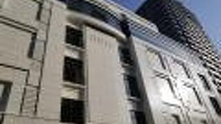 バーニーズニューヨーク (横浜店)