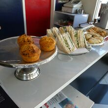 カウンターに並ぶ物を見ても西洋式ｃａｆｅですね～