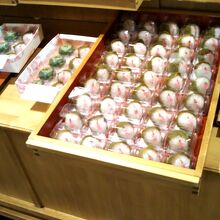 たねや 日本橋三越店