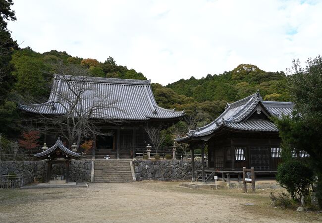 山中にこれほどの寺院があるとは。書写山とともに西播磨では必見です。