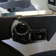 リクライニングの部分、もう少しなんとかしてほしい…。