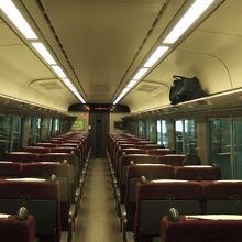 密とは無縁の車内でした