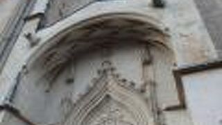 屋根付き階段を上って行った先にあるピアリステン教会