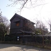 昭和2年に建設された材木商の家屋