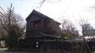昭和2年に建設された材木商の家屋
