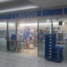 何故か薄暗い雰囲気だった”24時間営業”の筈のローソン