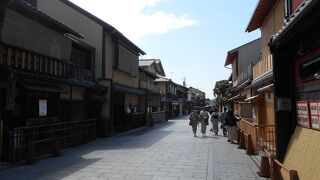 祇園の中心を通る南北の通