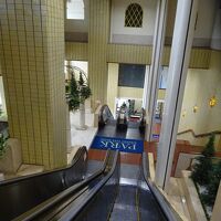 フロントは3階になります