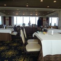 朝食は、最上階(13F)の「ステラ」です