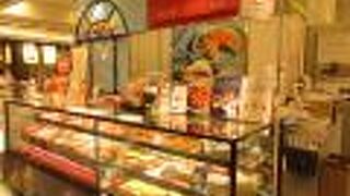 リンゴがたくさんのったアップルパイを購入しました