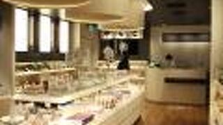 搭乗待合室にあるとらや