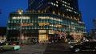 ビルの明かりとイルミネーションがきれいでした。