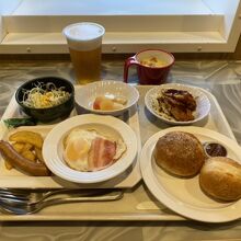 洋食朝食に魚フライ