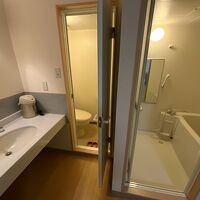 独立していてゆったり使える水回り。ウォシュレットが欲しい…