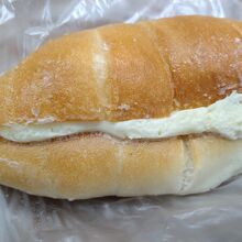 塩パンと練乳クリーム