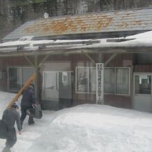 上越信号場でも、保線職員の方々が…。