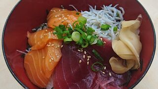 沼津のリーズナブルな海鮮丼