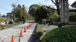 真宗大谷派の宗祖「親鸞聖人」の墓地