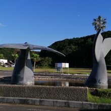 くじらのしっぽのモニュメント