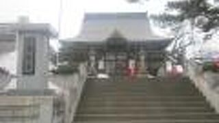 観光名所の風情は全くない感じのお寺でした