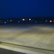 駐機０の空港の景観なんて、なかなか見られないな…。