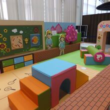 ２階のキッズコーナーもありますよ