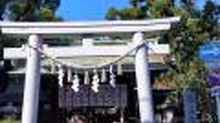 福島駅前にある小さな神社