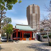 元麻布の高級住宅街にある神社はセーラームーンの聖地