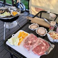 食事は自分達で作るBBQです。