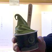 昔から大好きなこちらで抹茶ソフトクリーム