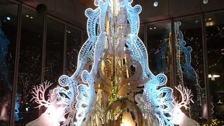 華やかで美しいイルミネーションでした。