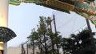 石川町や元町方面へ抜けられます