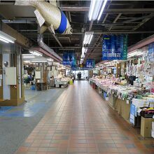 そして魚屋さんのエリア