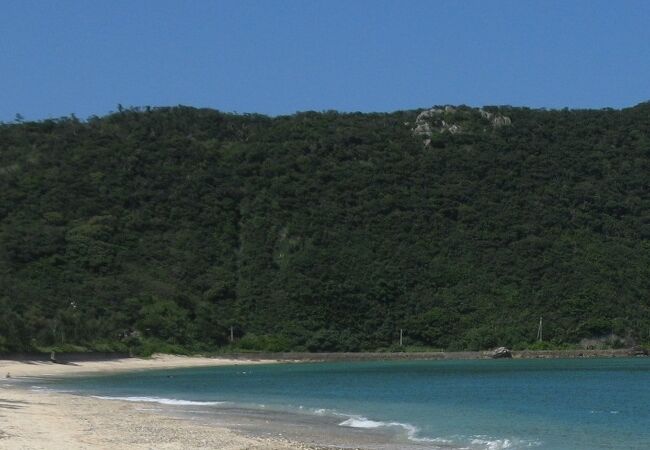 加計呂麻島の北西部にあるビーチ