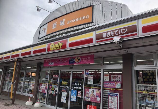 コンビニがあるだけのPA