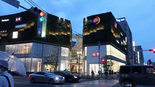 巨大な複合施設！