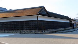 【馬屋】重要文化財指定の「馬屋」