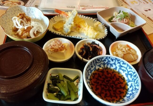 食事メニュー充実の居酒屋