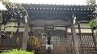 岩窟弁財天があります