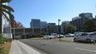 食堂は誰でも利用可