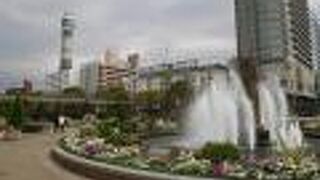 山下公園噴水にある水の守護神像