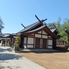 代田八幡神社拝殿の二重屋根